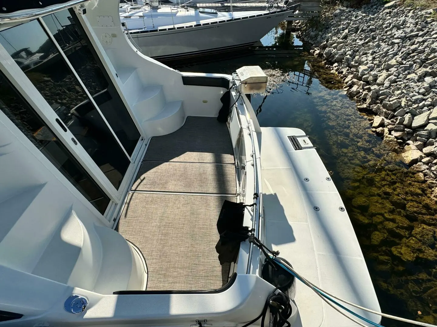 2004 Carver 36 mariner