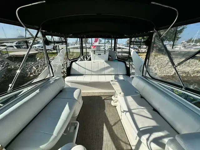 Carver 36 Mariner