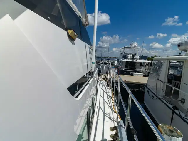 Hatteras 50