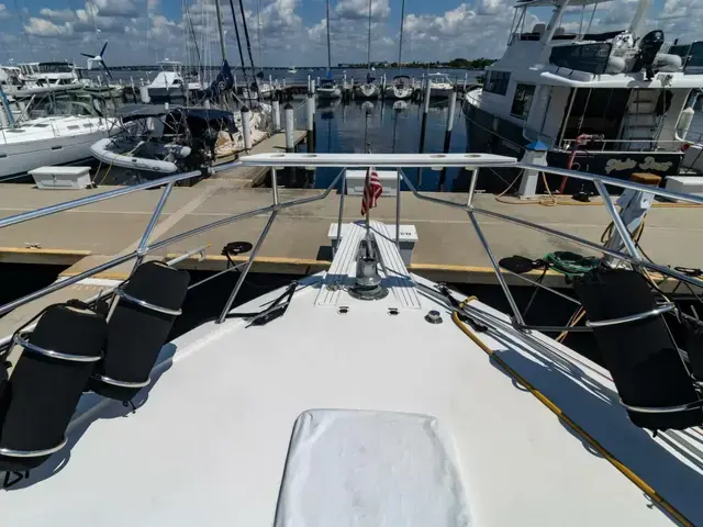 Hatteras 50