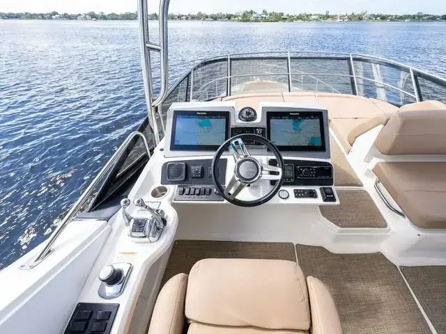 Sea Ray L590 Fly