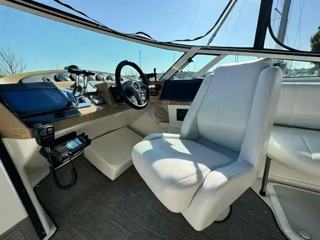 Carver 36 Mariner