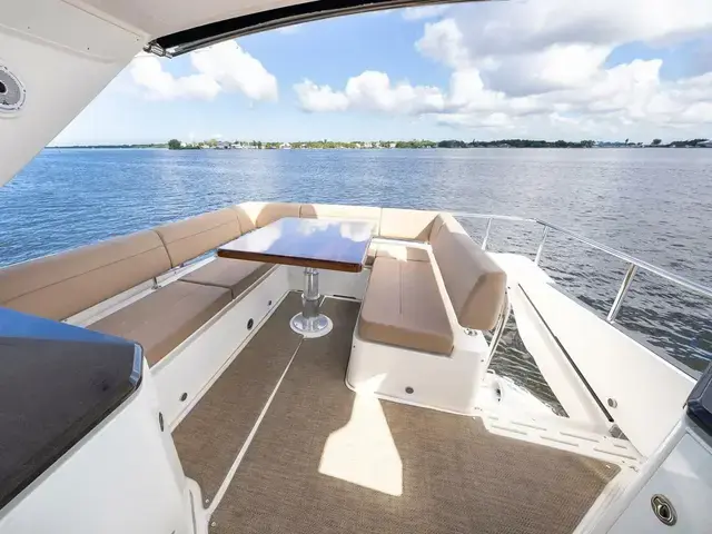 Sea Ray L590 Fly