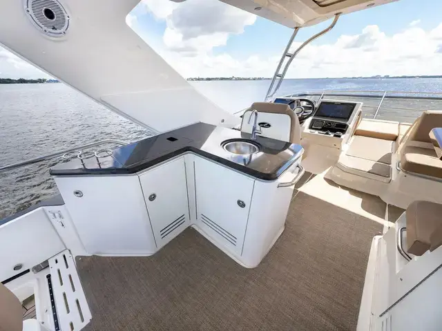 Sea Ray L590 Fly