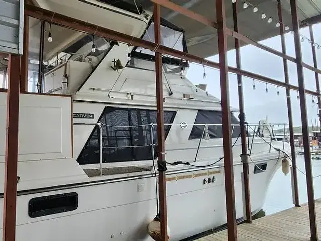 Carver 4207 Aft Cabin