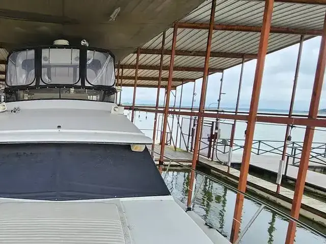 Carver 4207 Aft Cabin