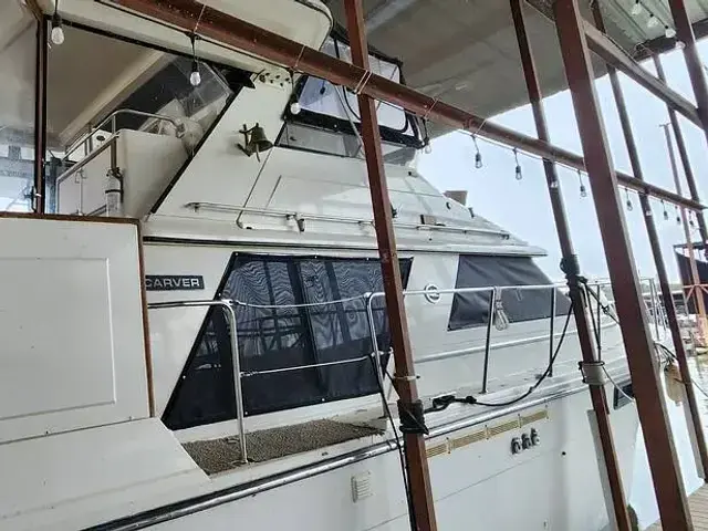 Carver 4207 Aft Cabin