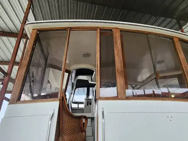 Carver 4207 Aft Cabin