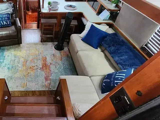 Carver 4207 Aft Cabin