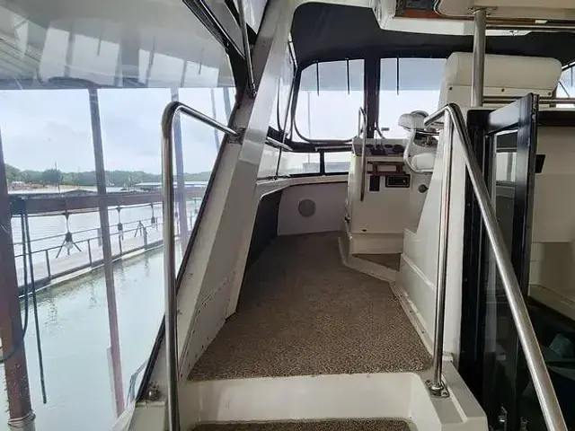 Carver 4207 Aft Cabin