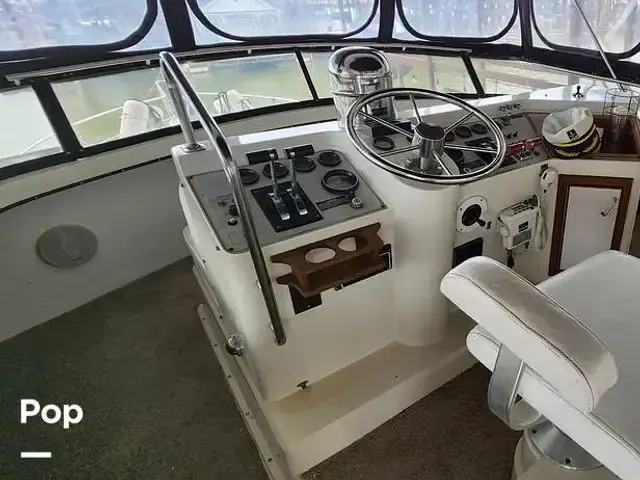 Carver 4207 Aft Cabin