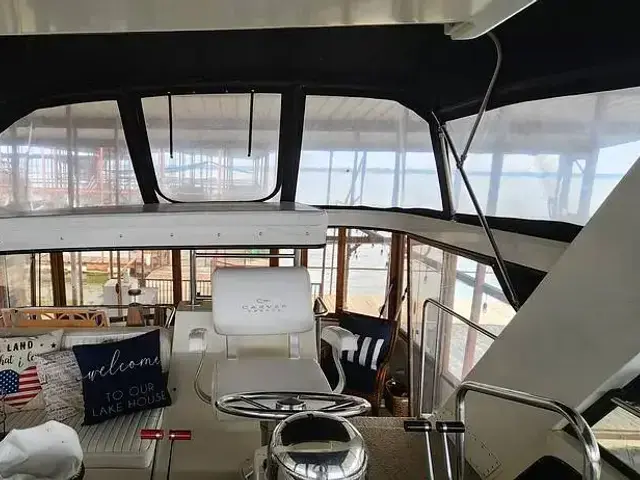 Carver 4207 Aft Cabin