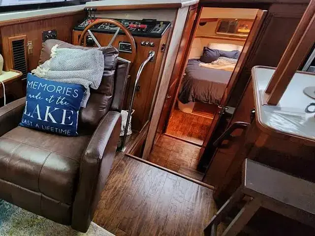 Carver 4207 Aft Cabin