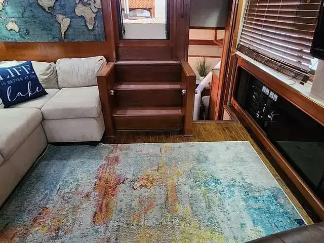 Carver 4207 Aft Cabin