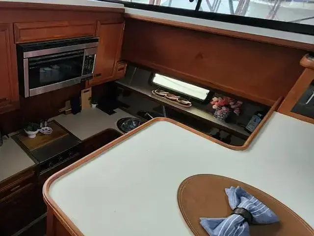 Carver 4207 Aft Cabin