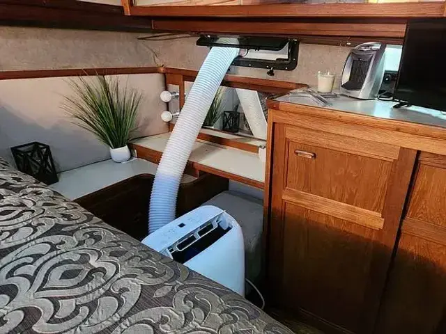 Carver 4207 Aft Cabin