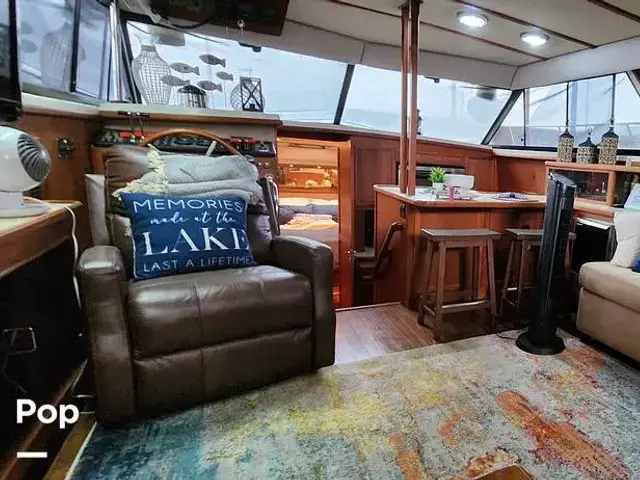 Carver 4207 Aft Cabin