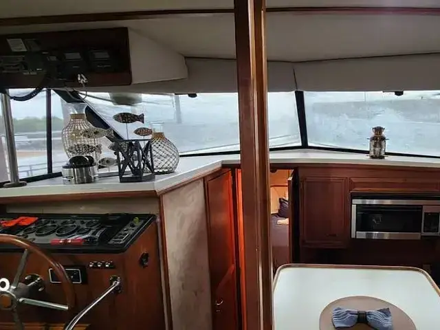 Carver 4207 Aft Cabin