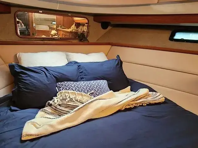 Carver 4207 Aft Cabin