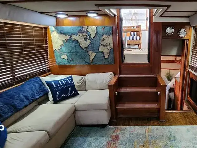 Carver 4207 Aft Cabin