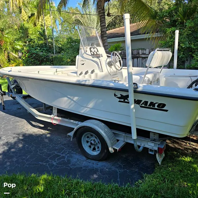 2009 Mako 1901 tunnel inshore