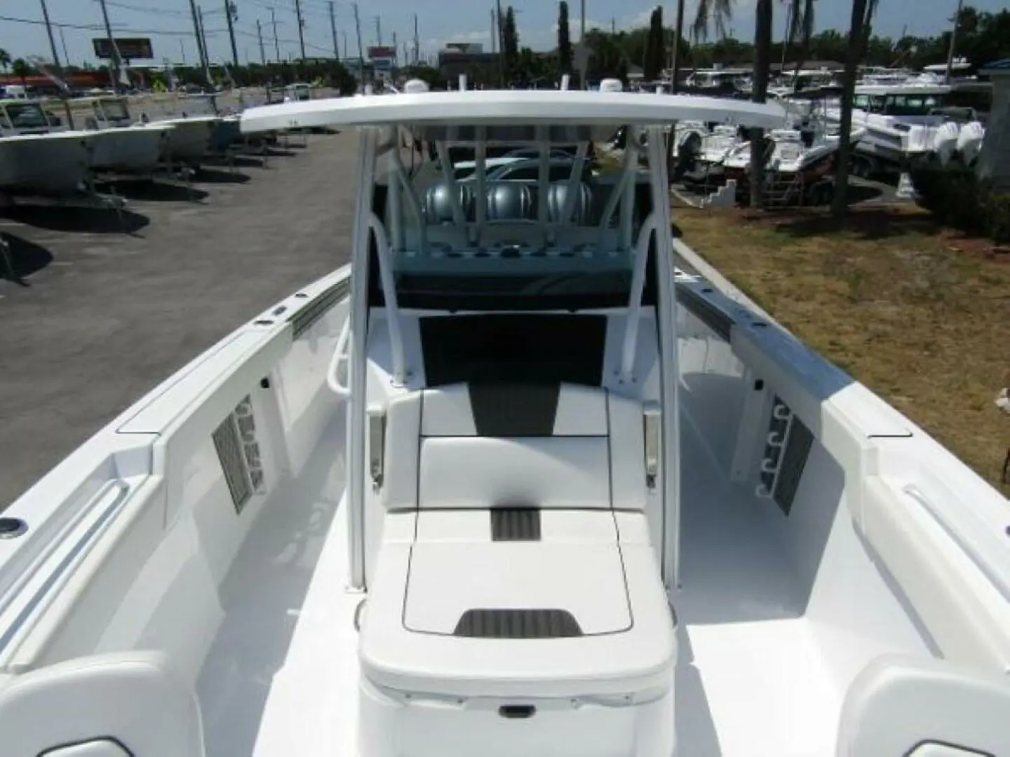 2024 Wellcraft center console 352 fisherman