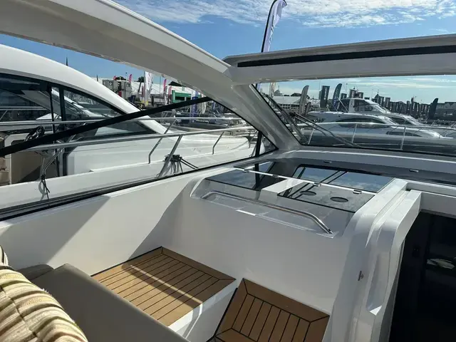 Sealine S390