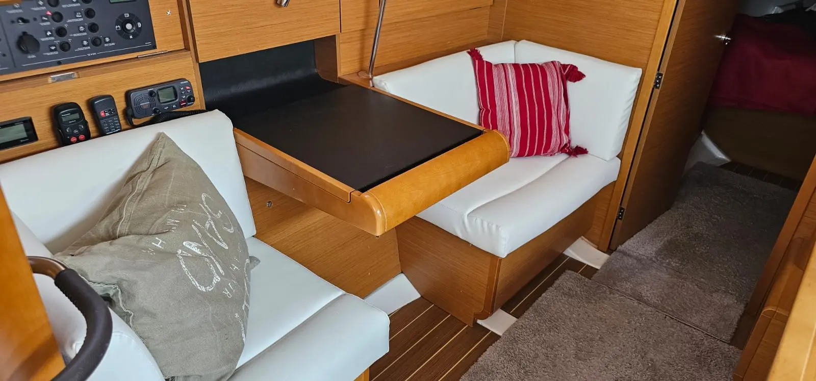 2011 Jeanneau sun odyssey 409