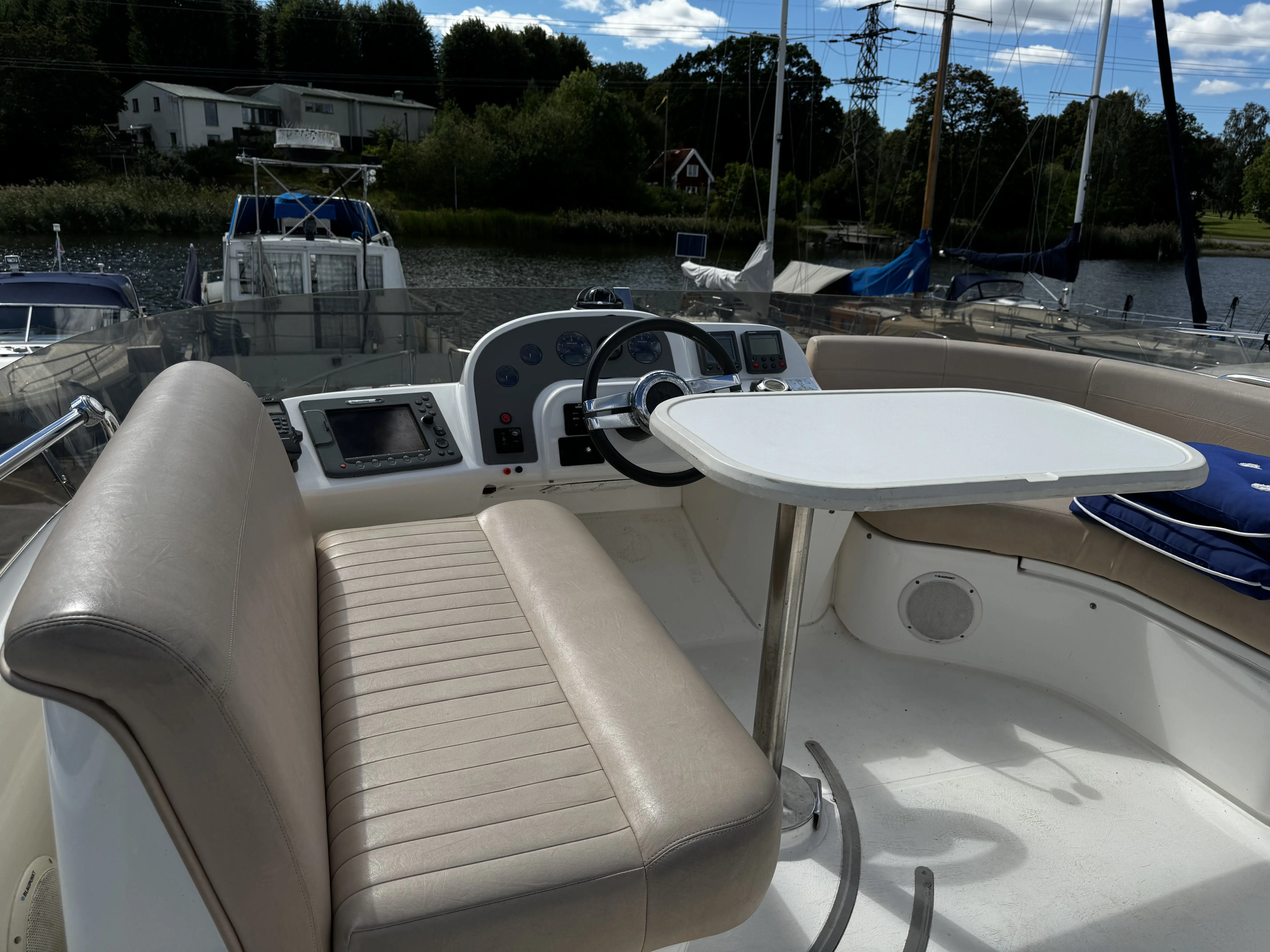 2008 Sealine f37