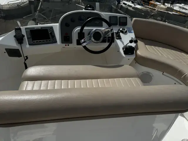 Sealine F37