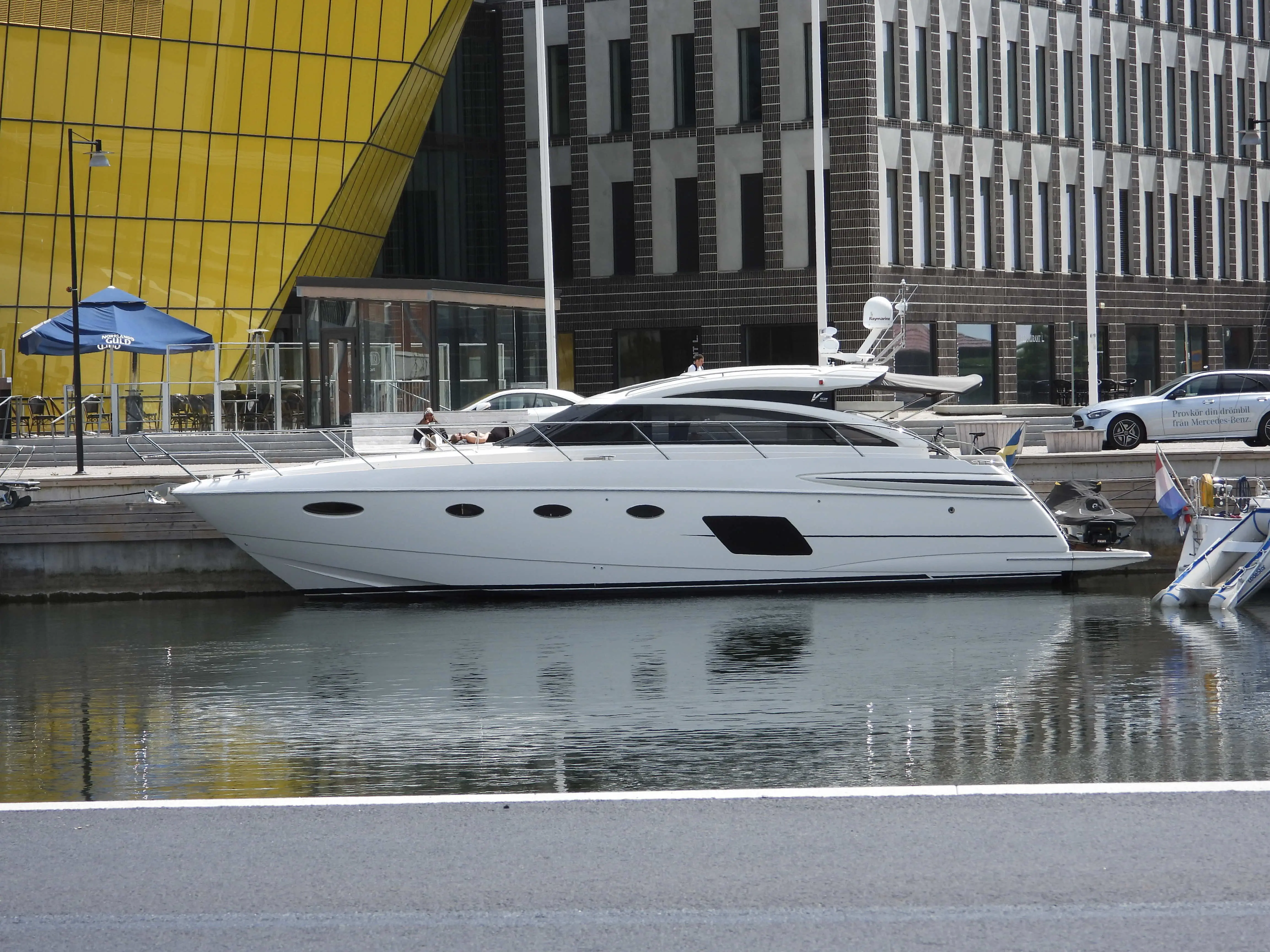 2013 Princess v52