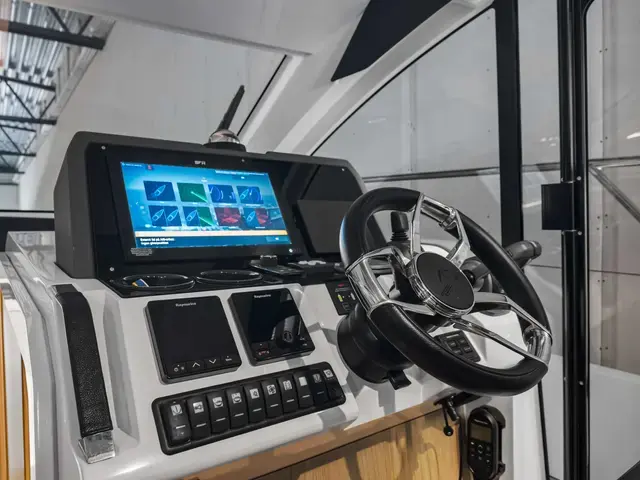 Sealine C390