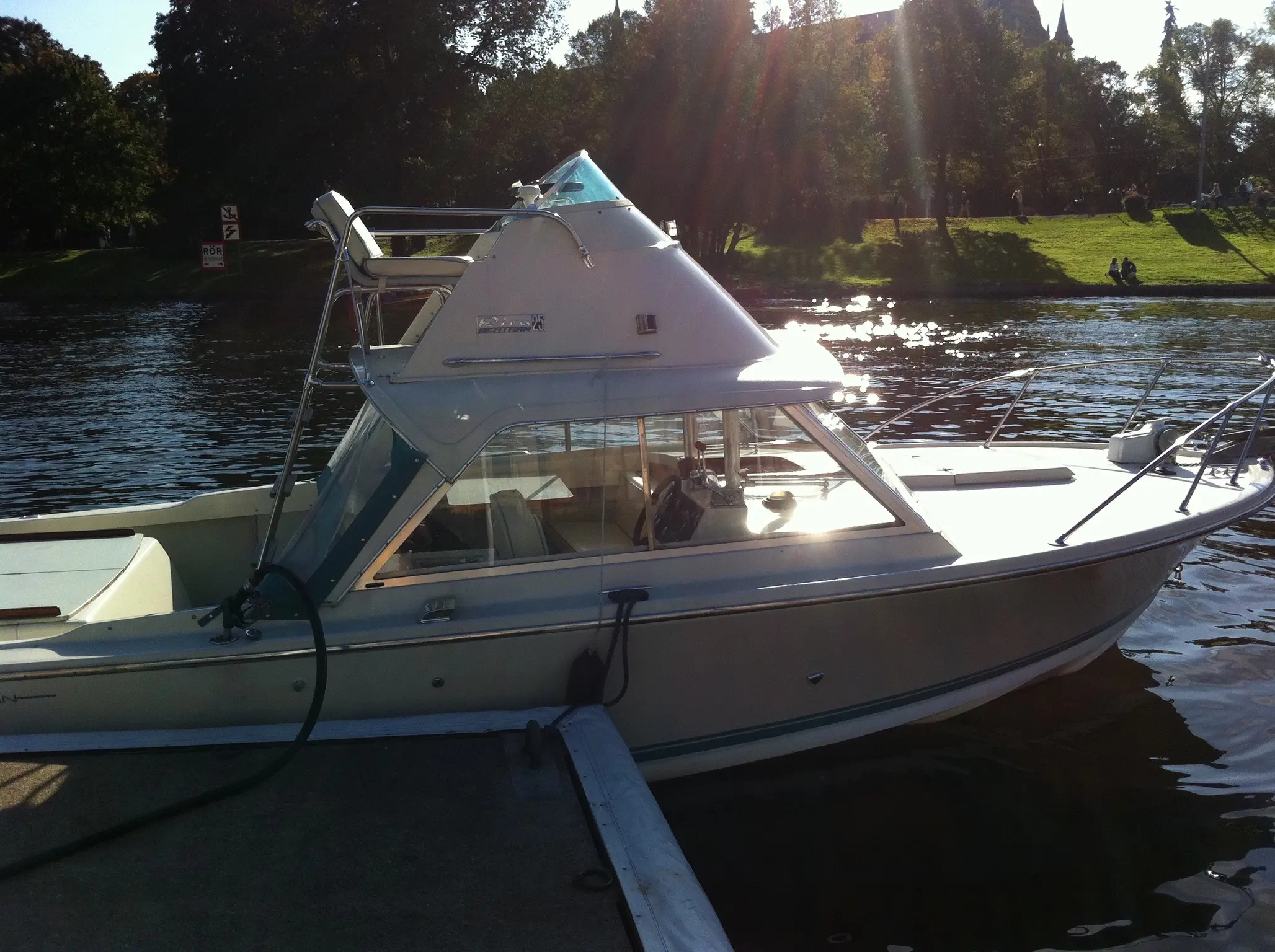 1970 Riva bertram fisherman 25