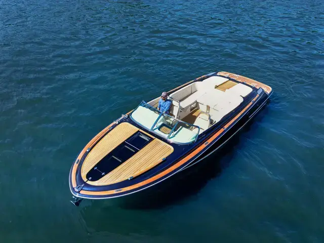 Chris-Craft Corsair 30