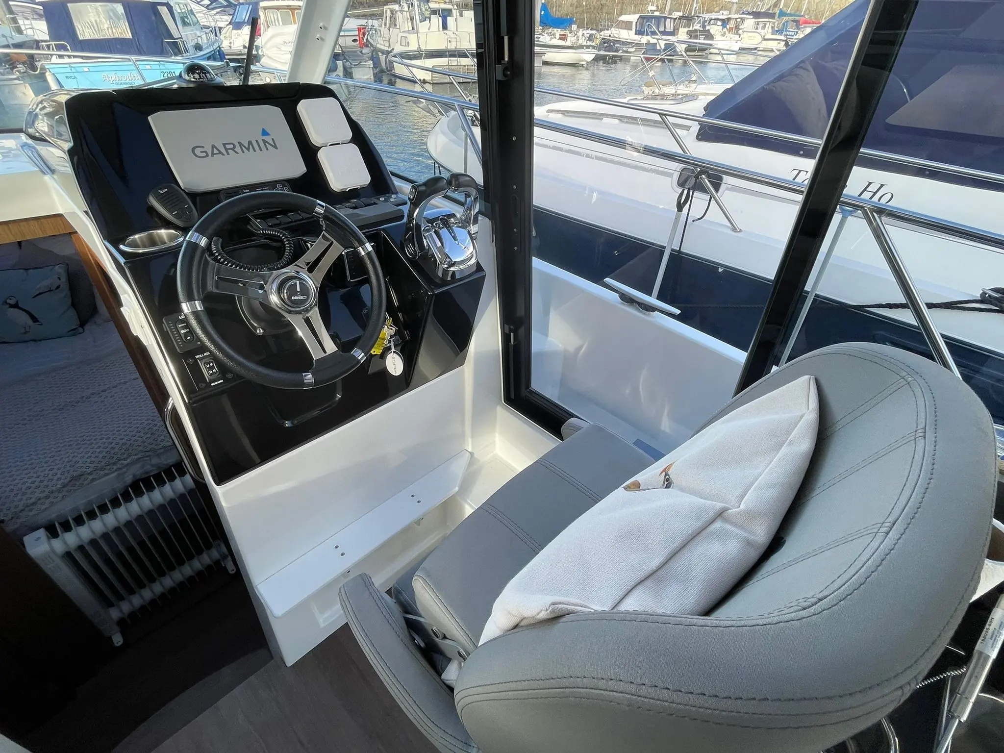 2019 Beneteau antares 9