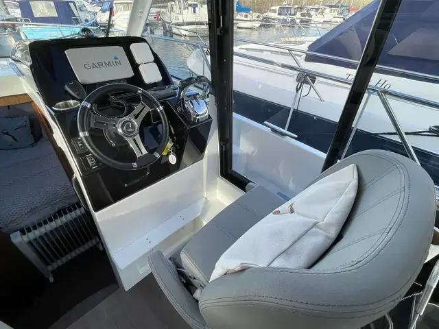 Beneteau Antares 9