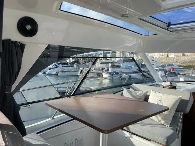 Beneteau Antares 9