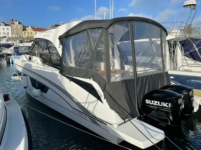 Beneteau Antares 9