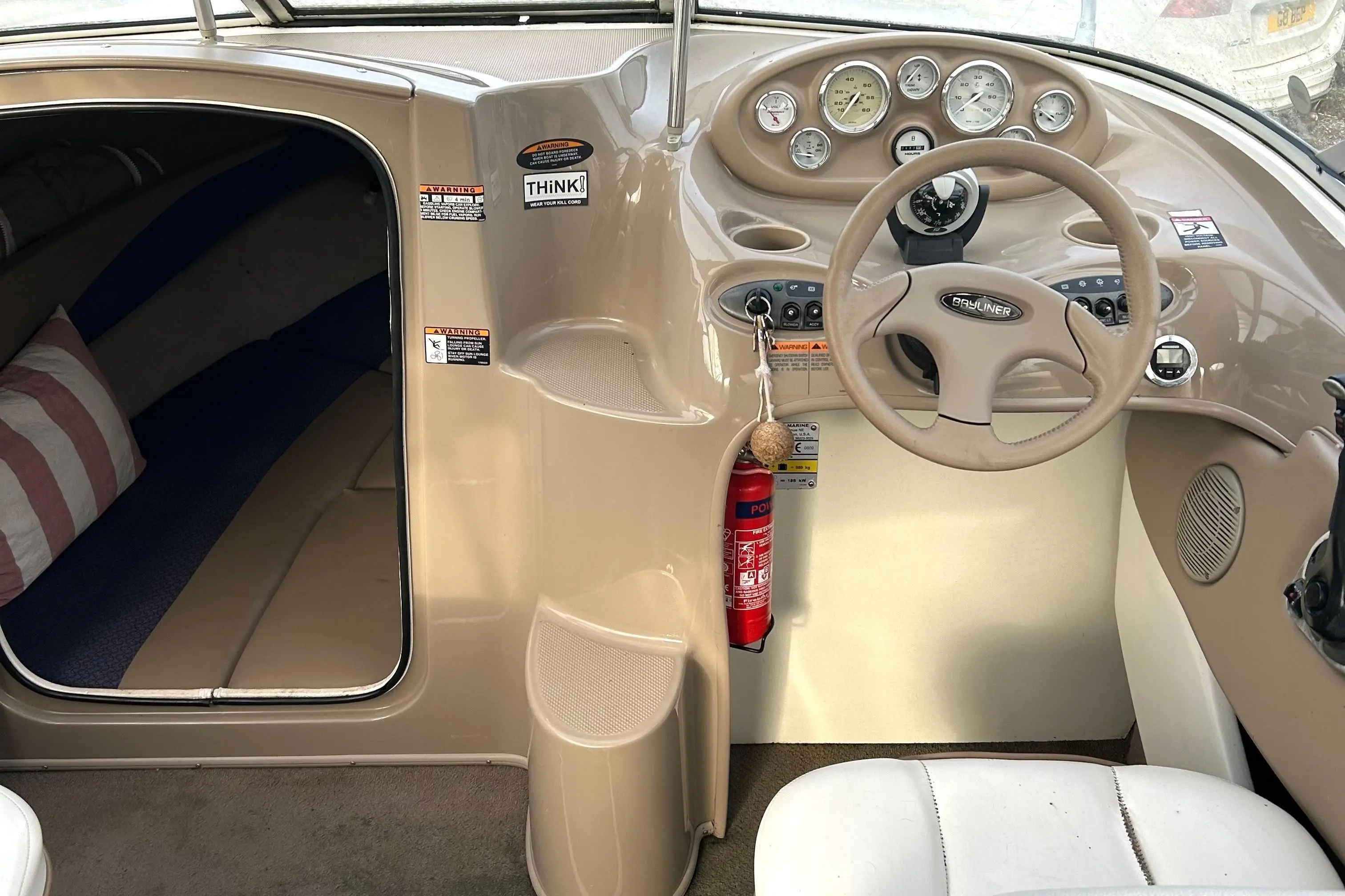 2003 Bayliner 212