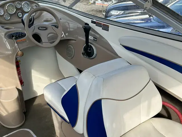 Bayliner 212 Capri Cuddy