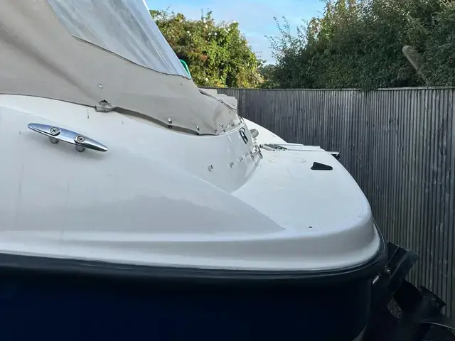 Bayliner 212 Capri Cuddy