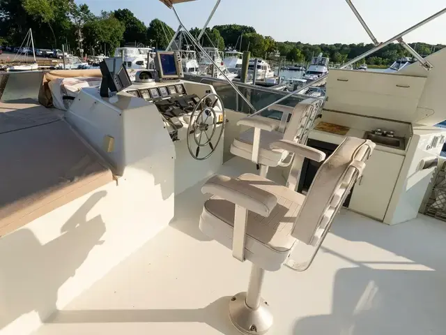 Tollycraft 57 Pilothouse Motor Yacht