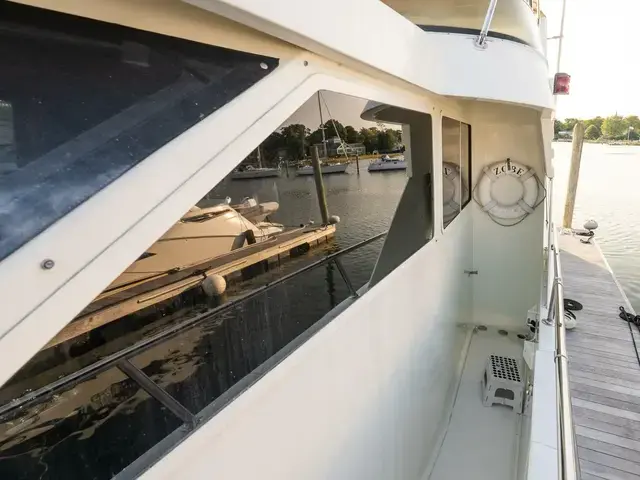 Tollycraft 57 Pilothouse Motor Yacht