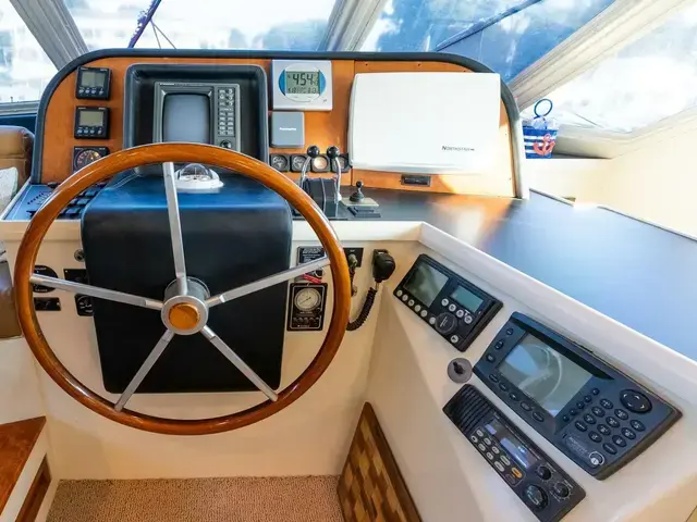 Tollycraft 57 Pilothouse Motor Yacht