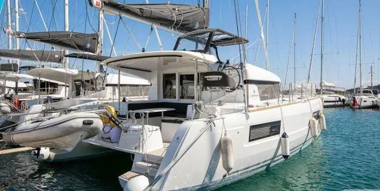 2019 Lagoon 40