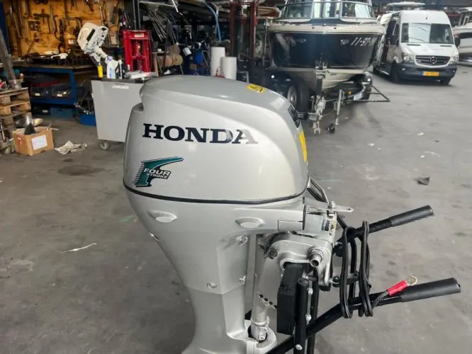 2007 Honda bf 8