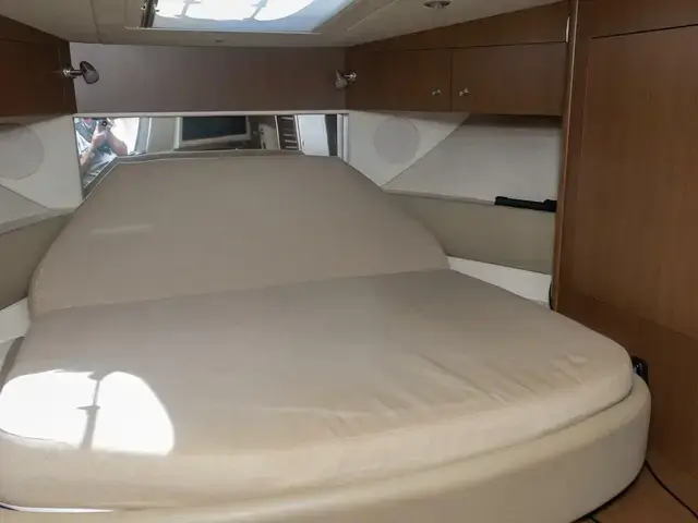 Sea Ray 37