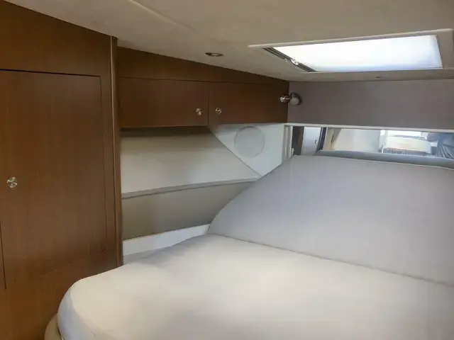 Sea Ray 37