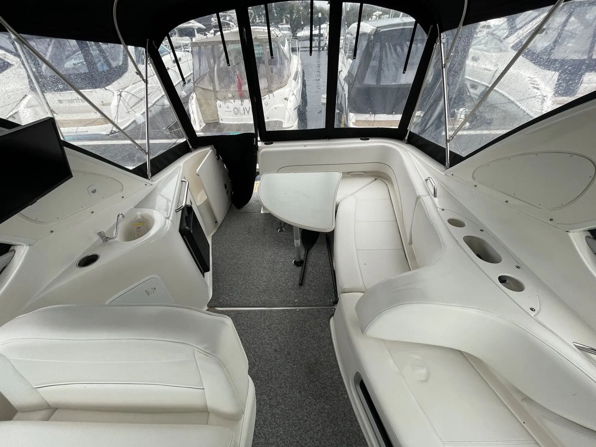 2009 Bayliner 320