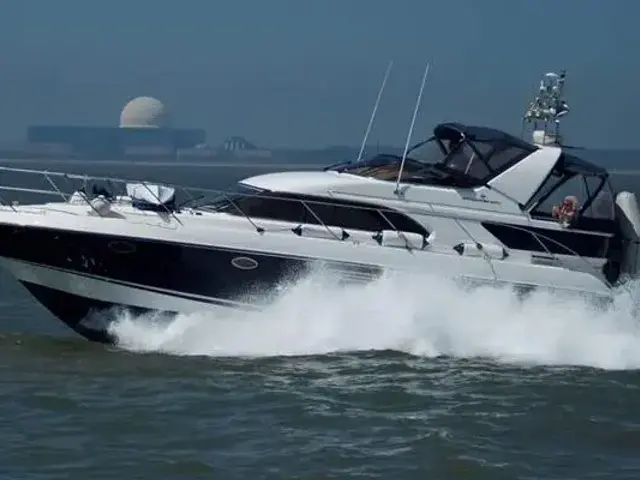 Fairline Phantom 43 Aft Cabin